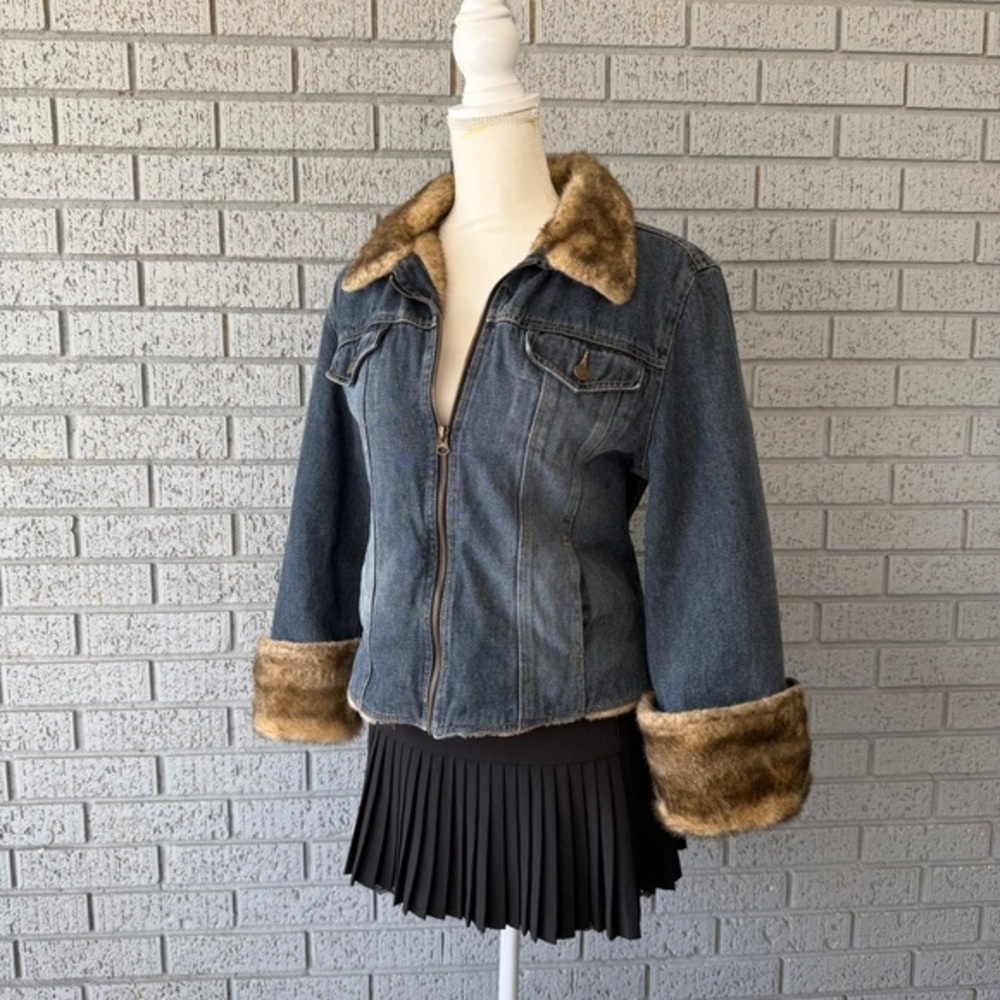 Vintage Y2K Women’s Giacca denim jacket w/ fur trim Size Large Bratz Winter Jean